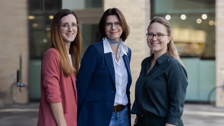 Employees of the Management Office from the left to the right: Dr. Flavia Müller, Heide Marie Hess, Lea Hössler