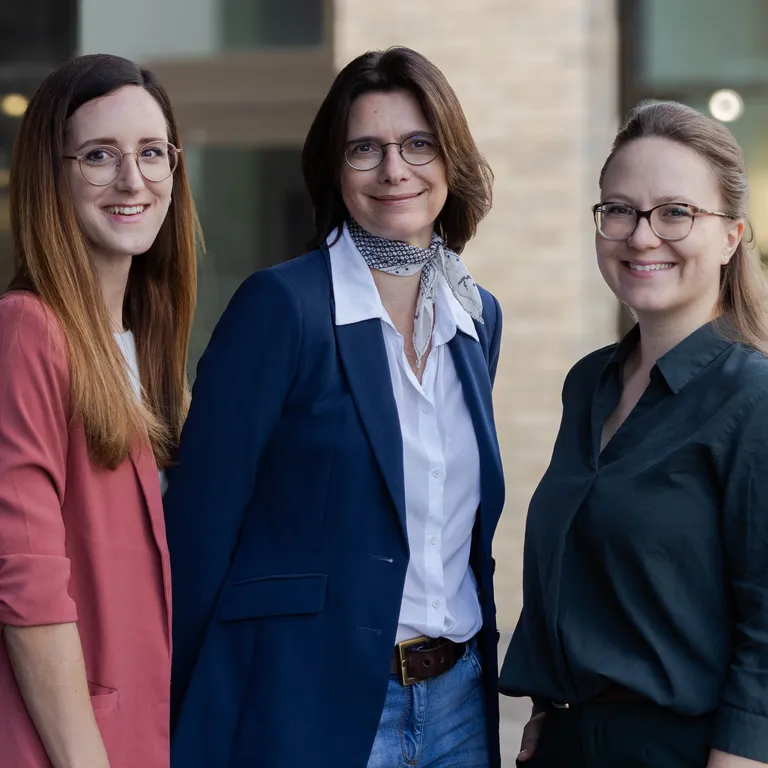 Employees of the Management Office from the left to the right: Dr. Flavia Müller, Heide Marie Hess, Lea Hössler